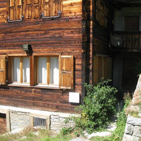 Alpia 26 - Zwei Zimmerwohnung In Traditionellem Walliser Haus Gasenried Eksteriør bilde