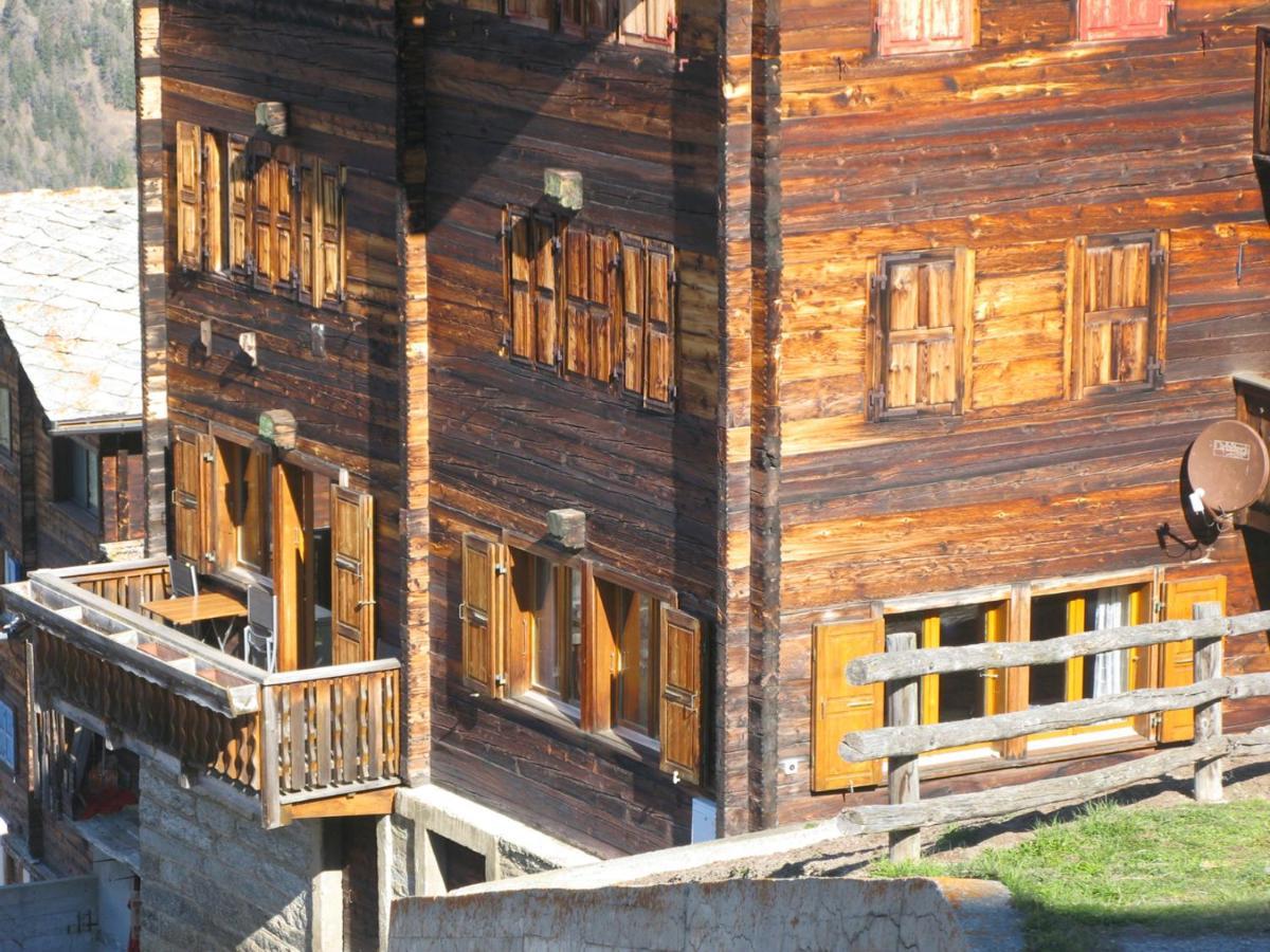 Alpia 26 - Zwei Zimmerwohnung In Traditionellem Walliser Haus Gasenried Eksteriør bilde
